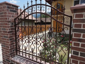 Metcry - Porti si garduri fier forjat de calitate